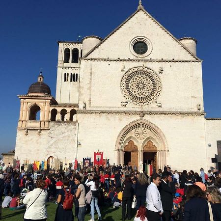 La Stella Di Eva Apartment Assisi Bagian luar foto